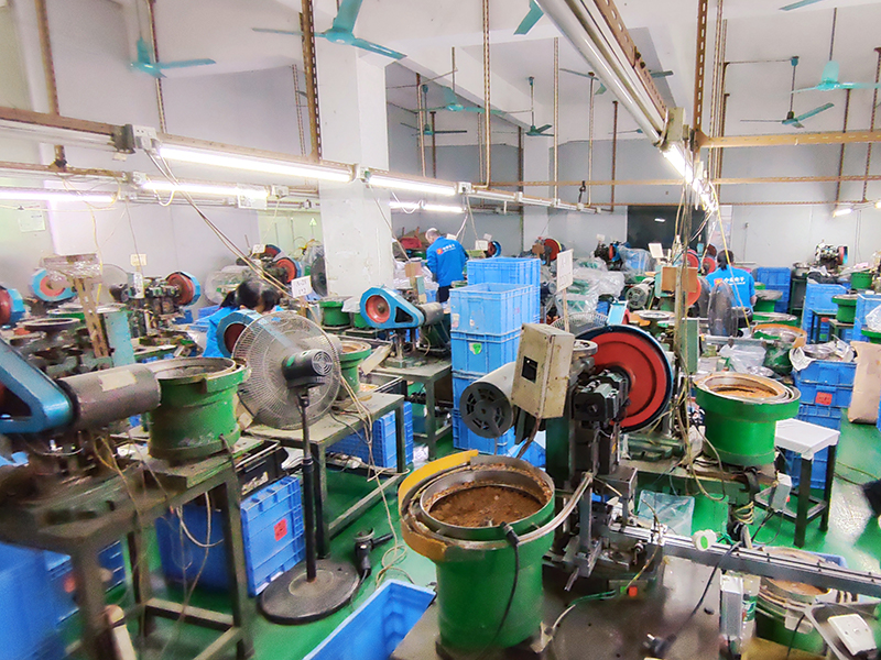 医疗设备中的拨动开关：安全性与精准性的双重考验